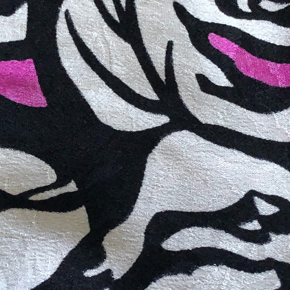 Emanuel Ungaro black white and pink silk scarf 💝 - Picture 3 of 3